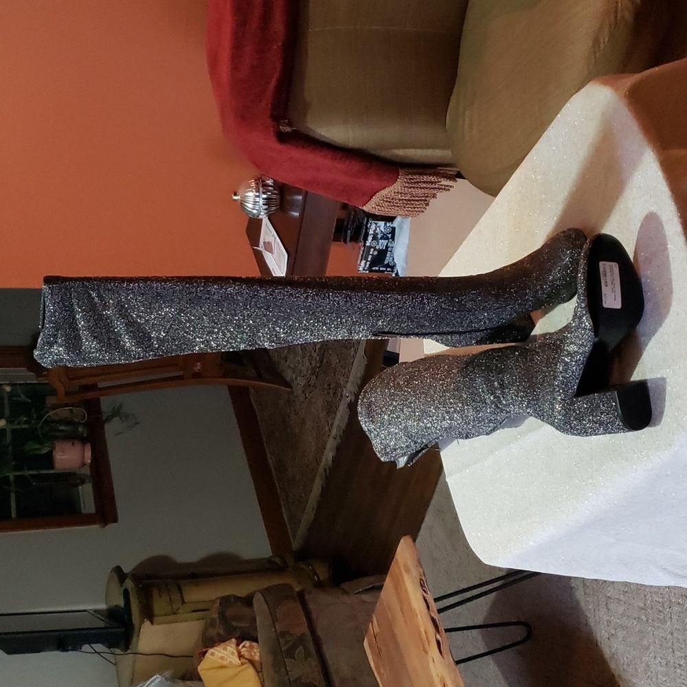 Boots - Picture 2 of 5